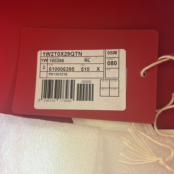 Reversible Valentino belt worn twice - with original dust bag and box - Picture 4 of 8